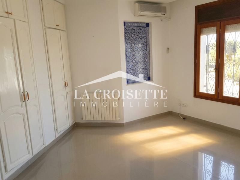 Villa S+6 avec piscine à La Marsa